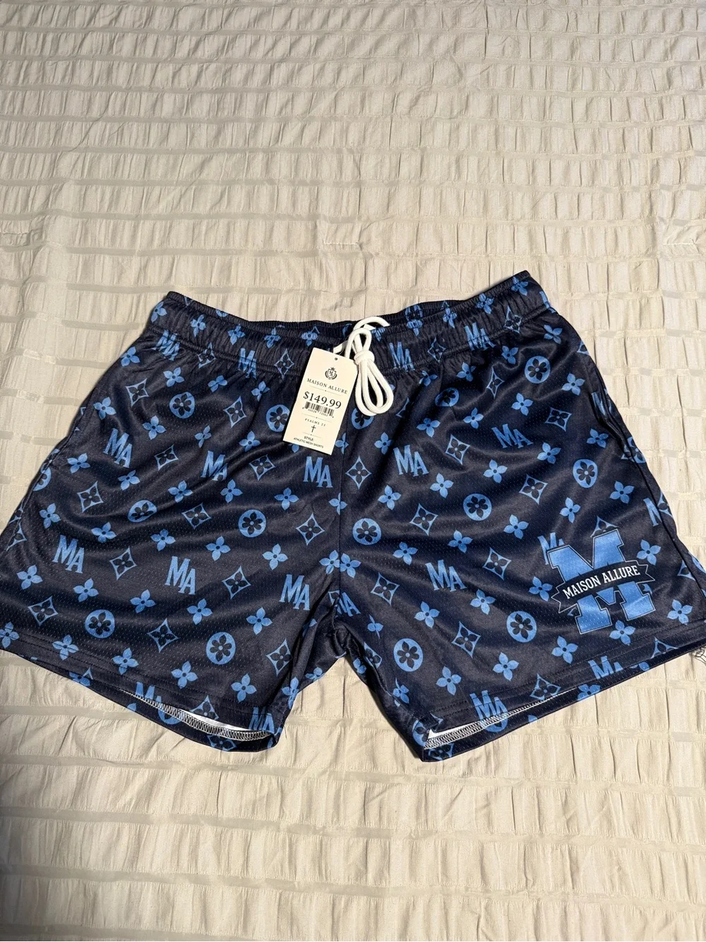 🔥 Brand New Maison Allure Streetwear Shorts 🔥